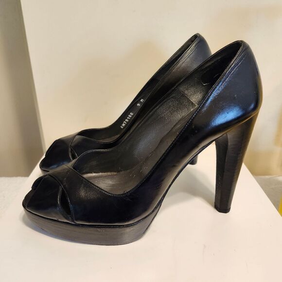 Stuart Weitzman Black Patent Leather Peep Toe Curved Heel Pumps sz.9 Ret $445 - Picture 1 of 9